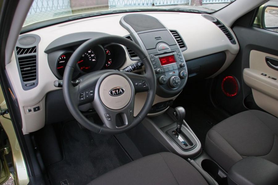  Kia Soul 2010 года  (фото 27 из 49)